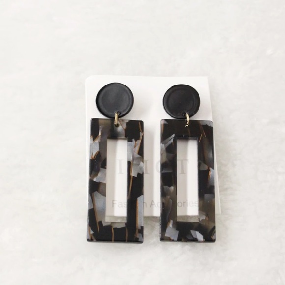 🔴5/$15🔴CLEARANCE Big Quad Acrylic Earrings NEW - Picture 2 of 5